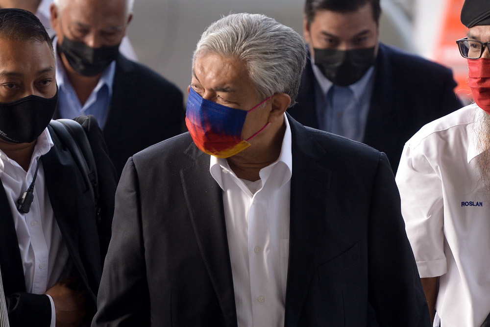 Datuk Seri Ahmad Zahid Hamidi arriving at the Kuala Lumpur High Court, October 5, 2021. u00e2u20acu201d Picture by Miera Zulyana