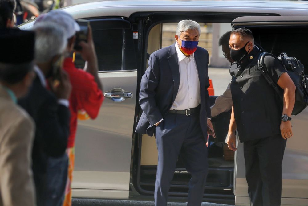 Datuk Seri Ahmad Zahid Hamidi is pictured at Kuala Lumpur High Court October 4, 2021. u00e2u20acu201d Picture by Ahmad Zamzahurinn