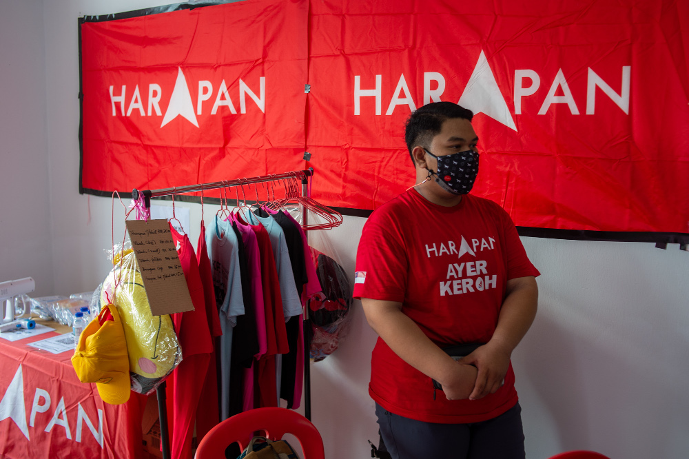 A Pakatan Harapan supporter is seen at the DAP operation room at Ayer Keroh, Melaka, November 7, 2021. u00e2u20acu201d Picture by Shafwan Zaidon 