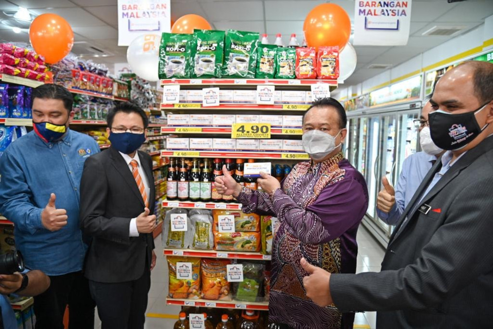 In a Facebook post, the minister spoke of how efforts had been made to bring down the price of the self-test kits from the initial RM39.90, to its lowest-ever price now. u00e2u20acu201d Picture from Facebook/Alexander Nanta Linggi