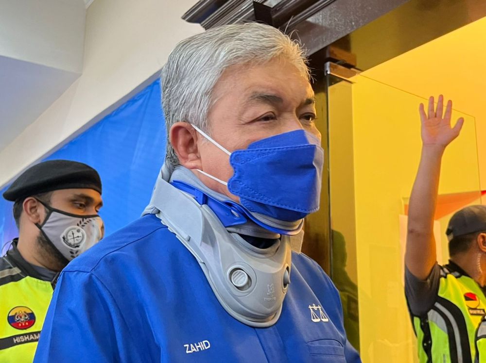 Barisan Nasional chairman Datuk Seri Ahmad Zahid Hamidi said the coalition needs to act quickly to bring much-needed stability to Melaka. u00e2u20acu201d Picture by Ben Tannn