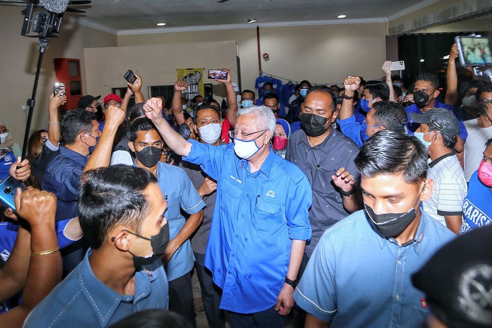 Prime Minister Datuk Seri Ismail Sabri Yaakob is pictured at Barisan Nasionalu00e2u20acu2122s command centre in Ayer Keroh November 20, 2021.u00e2u20acu2022 Picture by Ahmad Zamzahuri