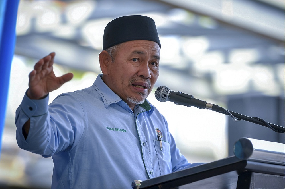 Environment and Water Minister Datuk Seri Tuan Ibrahim Tuan Man speaks during a press conference after launching the Sungai Langat Trail in Bangi November 30, 2021. u00e2u20acu2022 Bernama pic