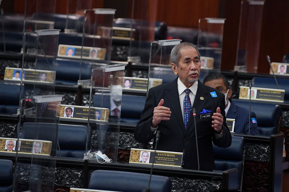 Minister in the Prime Ministeru00e2u20acu2122s Department (Parliament and Law) Datuk Seri Wan Junaidi Tuanku Jaafar addresses members of Parliament in Dewan Rakyat, Kuala Lumpur November 3, 2021. u00e2u20acu201d Bernama pic