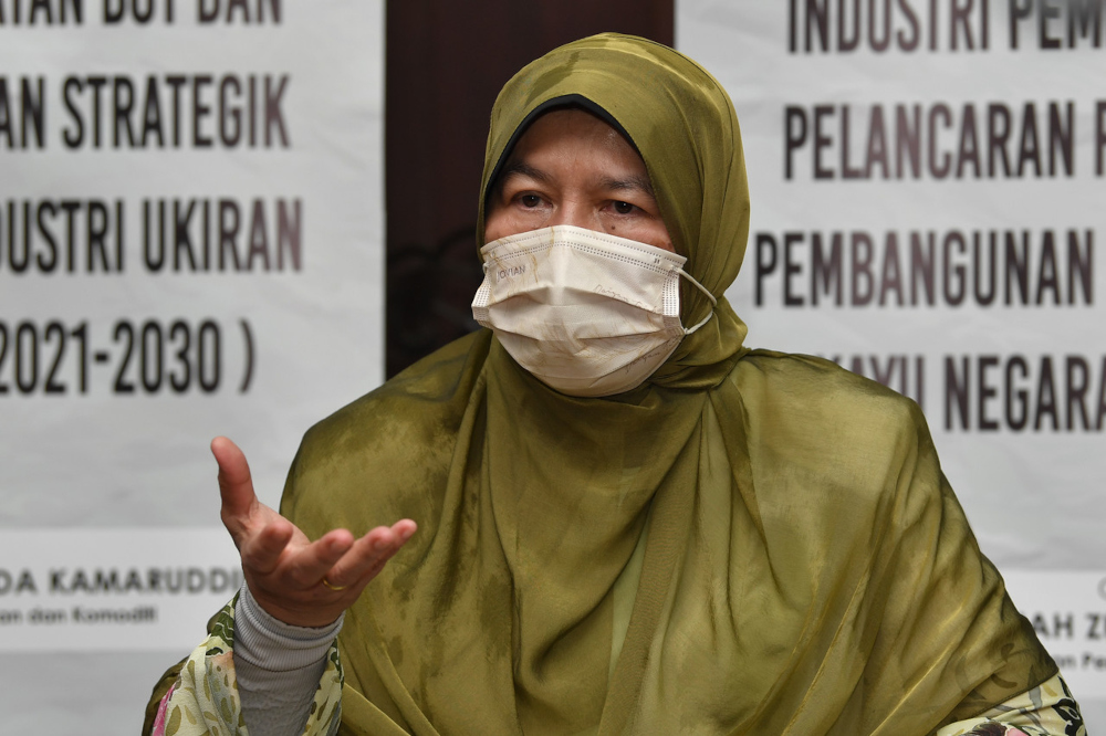 Plantation Industries and Commodities Minister Datuk Zuraida Kamaruddin said the variant has not spread into the country but it has affected several countries abroad. u00e2u20acu201d Bernama pic 