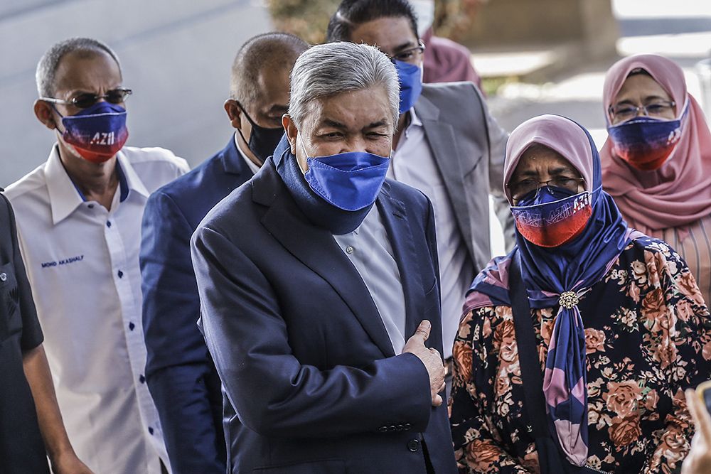 Datuk Seri Ahmad Zahid Hamidi is pictured at the Kuala Lumpur High Court December 6, 2021. u00e2u20acu201d Picture by Hari Anggara