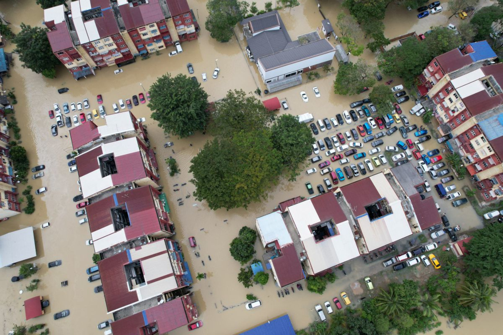 A view of buildings and vehicles submerged in flood waters in Shah Alam, Selangor, Malaysia, December 19, 2021. u00e2u20acu201d Reuters pic nn