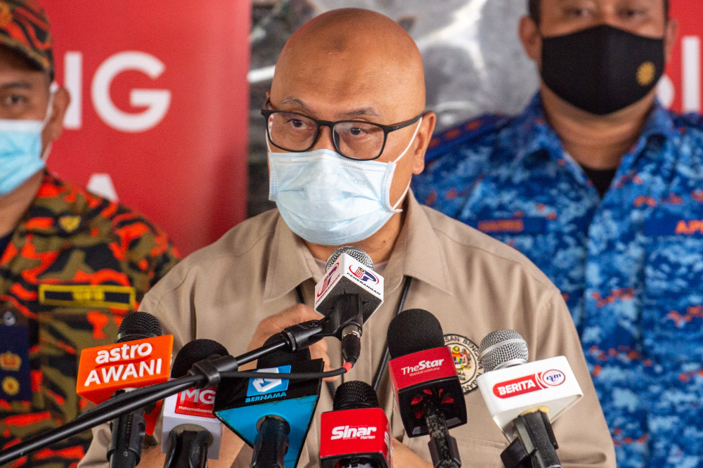 National Disaster Management Agency (Nadma) director-general Datuk Aminuddin Hassim speaks to the media during the Ops Banjir press conference in Shah Alam, December 23, 2021. u00e2u20acu201d Picture by Shafwan Zaidon