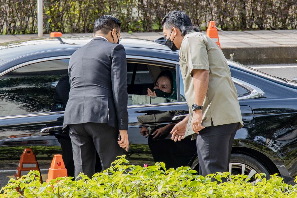 Datin Seri Rosmah Mansor is pictured leaving the Kuala Lumpur High Court December 8, 2021. u00e2u20acu2022 Picture by Firdaus Latiff