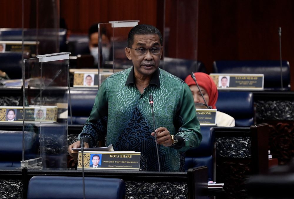 Datuk Seri Takiyuddin Hassan addresses members of Parliament in Dewan Rakyat December 9, 2021. u00e2u20acu201d Bernama pic