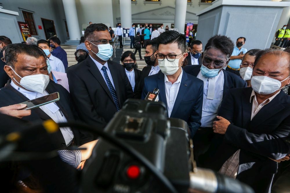 MCA secretary-general Datuk Chong Sin Woon speaks to reporters at Kuala Lumpur High Court  December 29, 2021. u00e2u20acu201d Picture by Hari Anggara