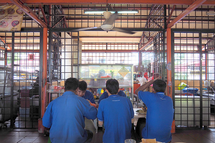 虽然只是不起眼的小档口，却已经经营长达25年。-Lee Khang Yi摄-