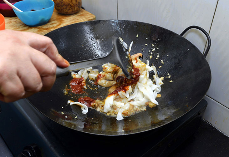 Leng很注重厨房的空气，一定要流通。-Ham Abu Bakar摄-