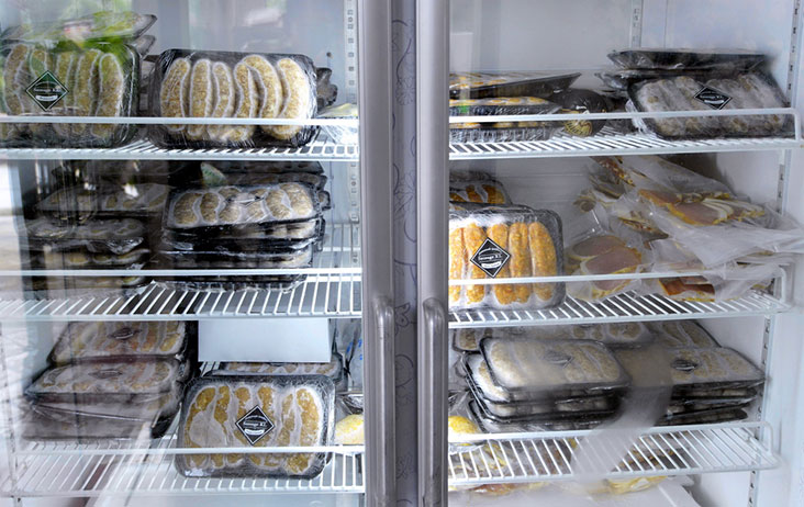 一开始他们的香肠只在社交媒体宣传和批发。-Ham Abu Bakar/Lee Khang Yi摄-