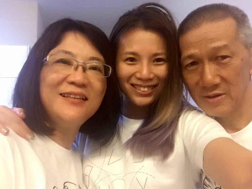 吴柳莹与父母的感情非常要好呢！-吴柳萤脸书-