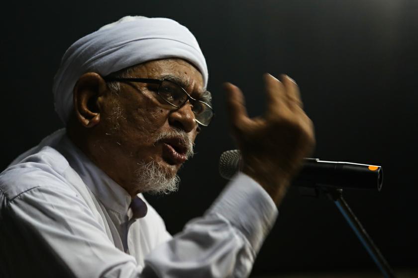 Hadi Awang attended Pas ceramah at Kampung Nail, Kuala Besut.  u00e2u20acu201c Picture by Saw Siow Feng  