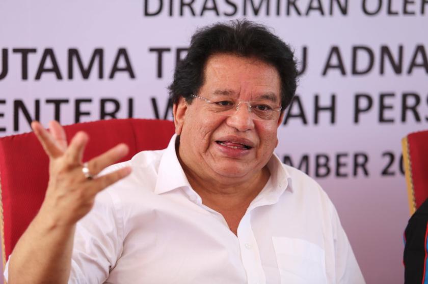Datuk Seri Tengku Adnan Tengku Mansor launches the Segambut-Mt Kiara bridge at Jalan Segambut, Kuala Lumpur, November 28, 2013. u00e2u20acu201d Picture by Choo Choy May