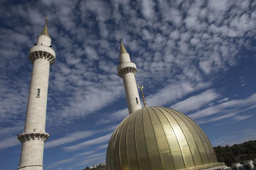 The dome and minarets of a new mosque are seen in the Israeli-Arab village of Abu Ghosh, near Jerusalem November 22, 2013. In a Holy Land rich with religious sites, the new Abu Ghosh mosque is rare - as is the hilly village from which it rises. u00e2u20acu201d Reuter