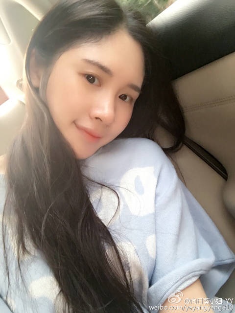 自拍时偶尔来点小清新也不赖嘛！-图取自pic.hao-