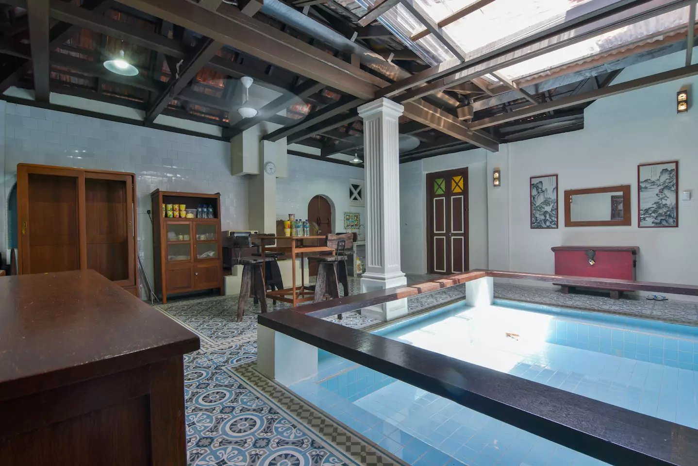 看着那些精致的砖块，有没有一种住进小娘惹的感觉呢？图取自：airbnb 