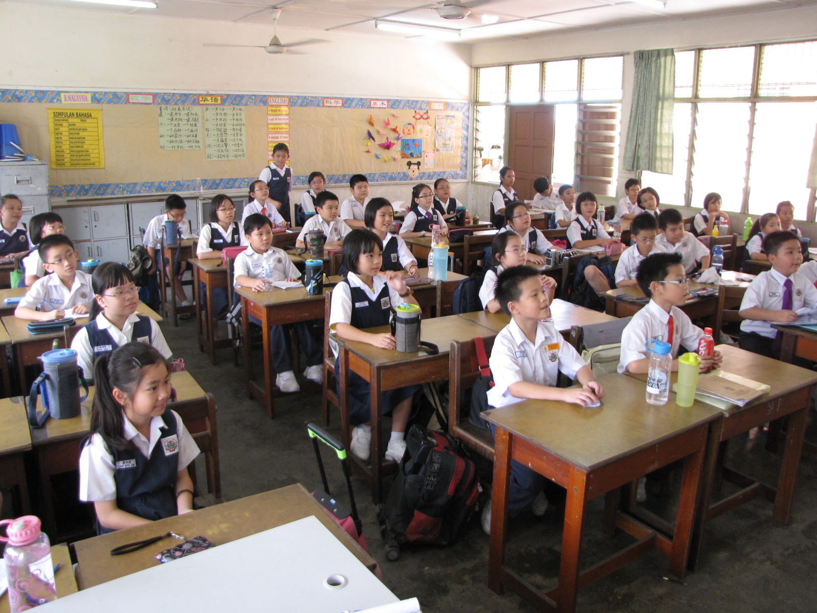 A group of pupils in their classroom at one of Malaysiau00e2u20acu2122s many vernacular schools. The Malay Consultative Council has today called vernacular schools unconstitutional. u00e2u20acu201d Wikimedia Commons pic