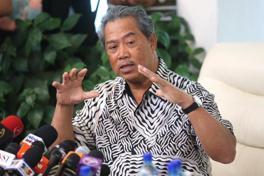 Deputy Prime Minister Tan Sri Muhyiddin Yassin giving a press conference in Kuala Lumpur, October 20, 2013. u00e2u20acu201d Picture by Choo Choy May 