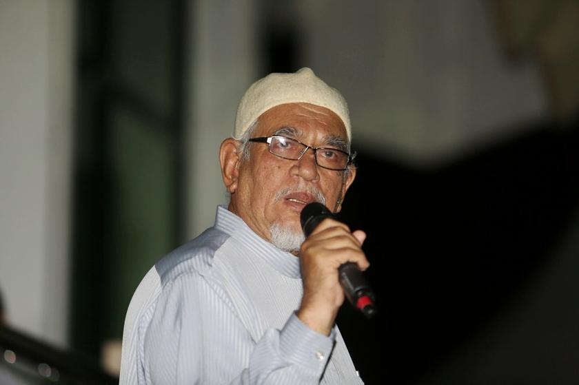 Datuk Seri Abdul Hadi Awang giving a speech during the 'Faham GST, Tolak GST' rally held by PR.Choo Choy May
