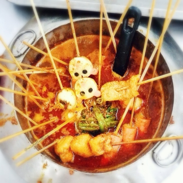别说了，马上给朕送上20条Satay Celup。-图取自Burpple，M中文网制图-