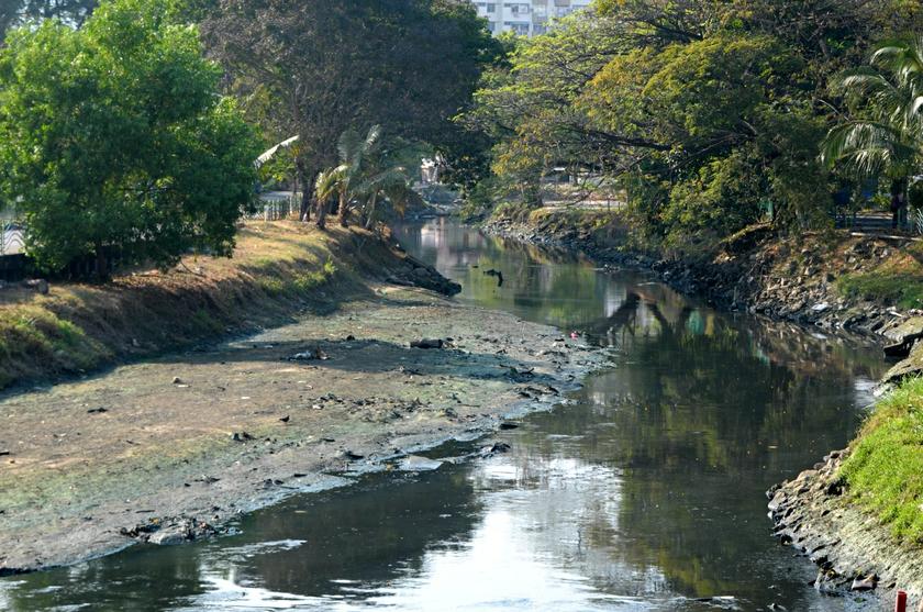 File photo of a polluted Sungai Pinang. u00e2u20acu201d Picture by K.E. Ooi